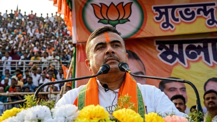पश्चिम बंगाल चुनाव 2026: भवानीपुर में सुवेंदु बनाम ममता; 50 अफसरों के तबादले पर टीएमसी का 'इलेक्शन कमीशन' पर बड़ा हमला