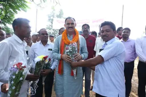 अंबिकापुर में महिलाओं के सशक्तिकरण और उनके उज्जवल भविष्य के लिए एक महत्वपूर्ण पहल के रूप में महतारी सदन की शुरुआत की गई है।