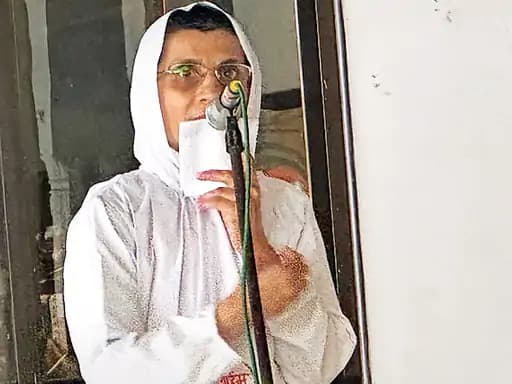 छत्तीसगढ़ राज्य के बलौद जिले में आयोजित एक धार्मिक कार्यक्रम में वक्ता कमल प्रभा ने जीवन में सरलता और नैतिकता को अपनाने की आवश्यकता पर जोर दिया।