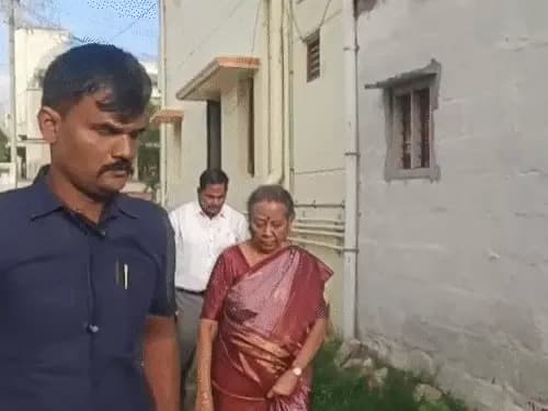 तमिलनाडु के करूर में अभिनेता विजय की रैली में भगदड़: 40 की मौत, 100 से अधिक घायल