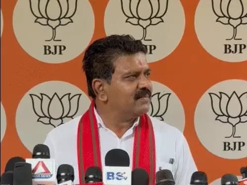 छत्तीसगढ़ सरकार ने नक्सलवाद के खिलाफ अपनी नीति में एक महत्वपूर्ण बदलाव की घोषणा की है।
