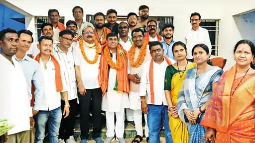 रविवार को गरियाबंद प्रवास के दौरान भाजपा प्रदेश महामंत्री नवीन मार्कण्डेय का राजिम विश्राम गृह में भव्य स्वागत किया गया।