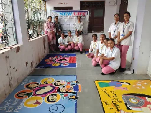 बैकुंठपुर में आयोजित जिला स्तरीय सास-बहू सम्मेलन में मुख्य अतिथि के रूप में उपस्थित जिला पंचायत अध्यक्ष श्रीमती रेखा त्रिपाठी ने कहा कि स्वस्थ नारी ही सशक्त समाज की आधारशिला है।