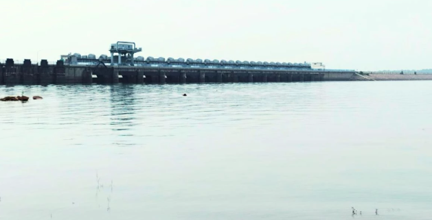 गंगरेल तथा अन्य बांधों में पानी की प्रचुरता: बरसात ने भरा तरह की उम्मीद जगाई