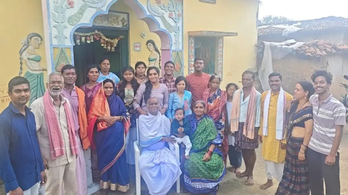 तोरेसिंहा में दीप (यादव) परिवार ने मनाया नवाखाई पर्व, पारंपरिक रीति-रिवाजों के साथ ग्रहण किया नवान्न प्रसाद