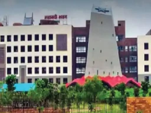 छत्तीसगढ़ सरकार ने लोक निर्माण विभाग (PWD) में प्रशासनिक सुधार और कार्यकुशलता बढ़ाने के उद्देश्य से सात प्रमुख अभियंताओं के तबादले के आदेश जारी किए हैं