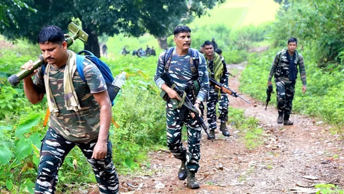 2025: एक-एक कर ढेर हो रहे शीर्ष माओवादी, टूट रही संगठन की रीढ़