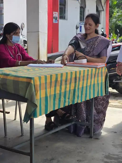 अंबिकापुर में सेवा पखवाड़ा: स्वास्थ्य शिविर ने लोगों को दी स्वास्थ्य जांच की सुविधा