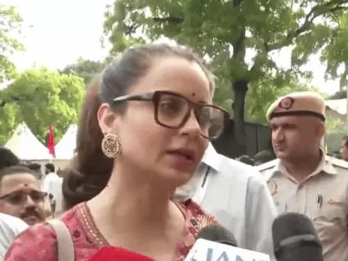 कंगना रनौत को बठिंडा कोर्ट ने व्यक्तिगत हाज़िरी के लिए नोटिस दिया