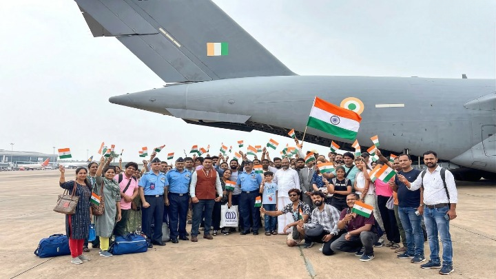 ऑपरेशन 'घर वापसी': पश्चिम एशिया के युद्ध क्षेत्र से 2.44 लाख भारतीय सुरक्षित लौटे; ईरान से 130 तीर्थयात्री भी पहुंचे दिल्ली