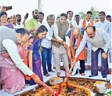 रायपुर में 96 करोड़ रुपये की लागत से विभिन्न विकास कार्यों का भूमिपूजन और लोकार्पण किया गया।