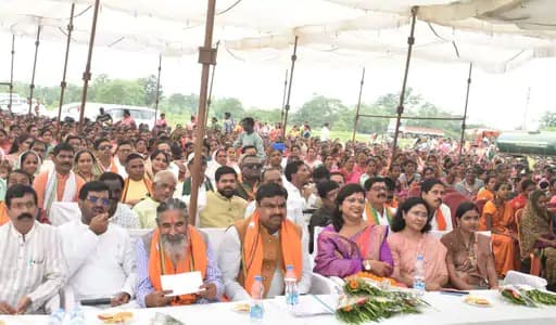 छत्तीसगढ़ सरकार ने राज्य के सभी सरकारी स्कूलों को गुजरात मॉडल के आधार पर सैटेलाइट से जोड़ने की योजना बनाई है।
