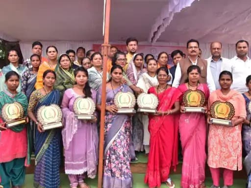कोंडागांव जिले में महिलाओं के सशक्तिकरण और सामाजिक उत्थान के लिए दो नए महतारी सदनों का शुभारंभ हुआ है।