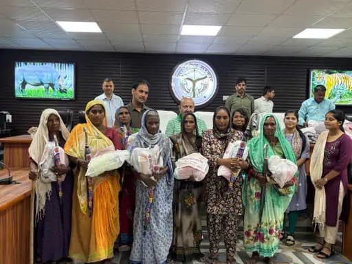 लखीमपुर खीरी, उत्तर प्रदेश में हाल ही में आई बाढ़ से प्रभावित 5,000 परिवारों को राहत प्रदान करने के लिए विशेष किट वितरित की गई हैं।