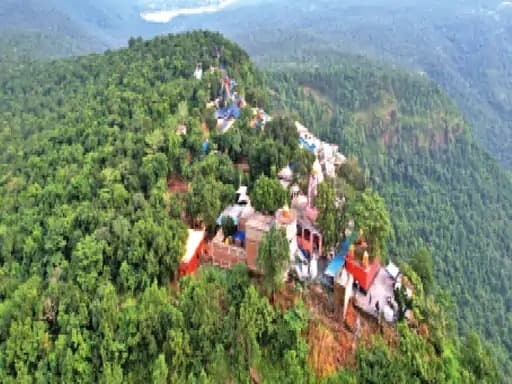 कोरबा-चांपा मार्ग पर स्थित एक मंदिर, जो 2200 फीट ऊँची पहाड़ी की चोटी पर स्थित है