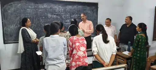बिहार के कटिहार जिले के बारसोई में हाल ही में एक जागरूकता कार्यक्रम आयोजित किया गया, जिसमें ग्रामीणों को बैंकिंग योजनाओं और सेवाओं के बारे में जानकारी दी गई।