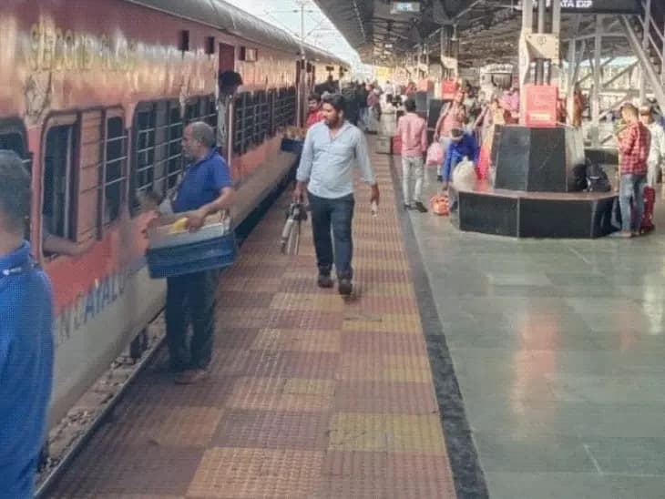 छत्तीसगढ़ में आगामी दुर्गा पूजा, नवरात्रि और दीपावली के मद्देनज़र रेलवे प्रशासन ने यात्रियों की सुविधा और सुरक्षा के लिए विशेष तैयारियां की हैं।