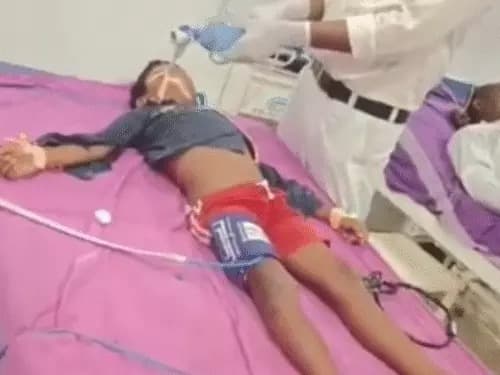 छत्तीसगढ़ के बलरामपुर जिले के एक छोटे से गांव में एक दुखद घटना घटी, जिसमें एक 7 वर्षीय बच्चे की मौत हो गई।