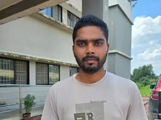 छत्तीसगढ़ के बलरामपुर जिले में एक महिला से दुष्कर्म के आरोपी को पुलिस ने गिरफ्तार किया है।