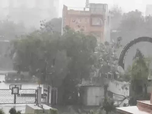 अगले चार दिनों में छत्तीसगढ़ में भारी बारिश की संभावना — 32 जिलों में येलो अलर्ट
