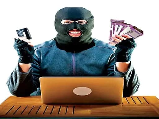 रोहतक में एक व्यक्ति को क्रिप्टोकरेंसी के नाम पर ढाई लाख रुपये की ठगी का शिकार होना पड़ा है।