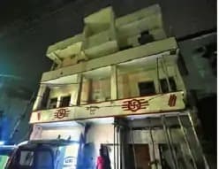 रायपुर में एक सनसनीखेज वारदात सामने आई है जिसमें एक युवती ने अपने प्रेमी की नींद में गला रेत कर हत्या कर दी।