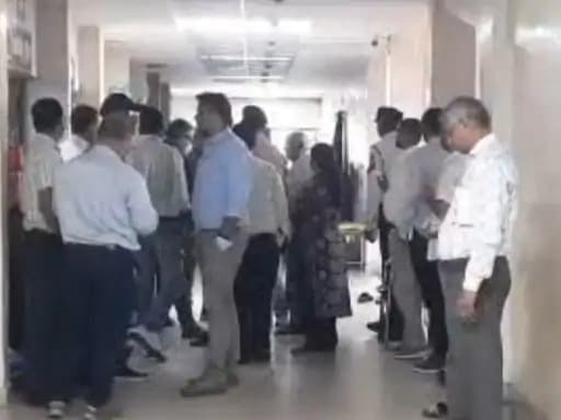 छत्तीसगढ़ सरकार ने सड़क दुर्घटना पीड़ितों के लिए 'कैशलेस उपचार योजना 2025' की शुरुआत की है