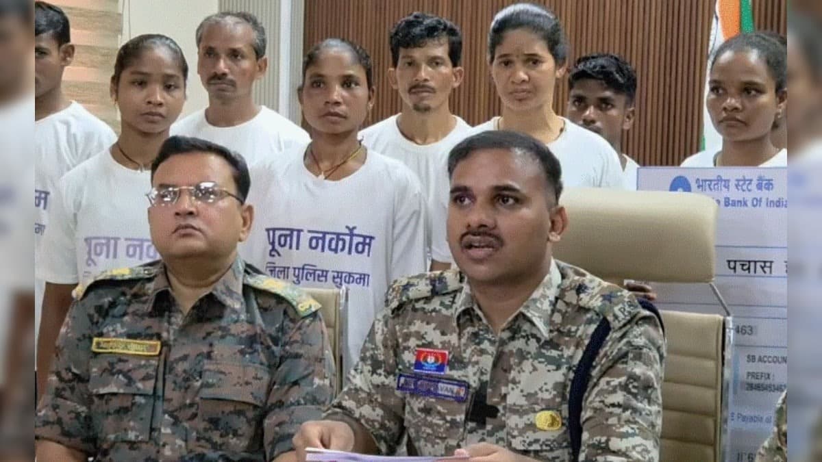 सुकमा में नक्सलियों का बड़ा सरेंडर: हथियार डालने और युद्ध विराम का किया ऐलान