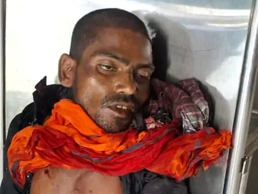 बिलासपुर में नवरात्रि की सप्तमी की रात एक दिल दहला देने वाली घटना घटी, जब एक युवक ने अपने ही दोस्त की धारदार हथियार से हत्या कर दी।