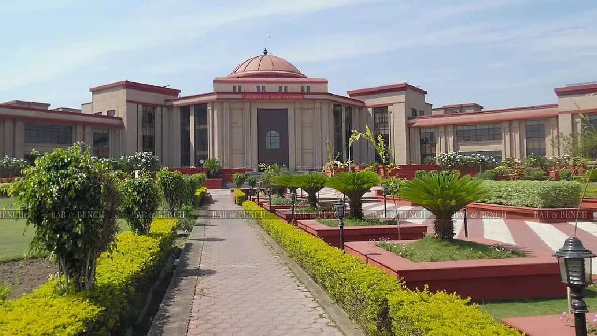 हाईवे पर रील बनाने का वीडियो वायरल होने के बाद हाईकोर्ट ने पुलिस को लगाई फटकार