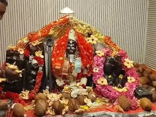 गौरेला-पेंड्रा-मरवाही जिले के पेंड्रा क्षेत्र स्थित विशेषरा गांव में स्थित मां महामाया मंदिर ने हाल के वर्षों में आस्था का प्रमुख केंद्र बनकर उभरा है।