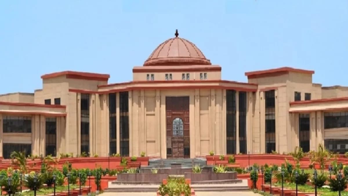 बिलासपुर-रायपुर हाईवे की दयनीय हालत और हाईकोर्ट की सख्त कार्रवाई