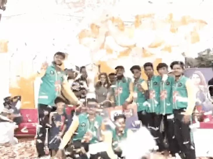 रायपुर में आयोजित सॉफ्ट बॉल क्रिकेट सूर्या कप के सातवें सीजन में 'लायंस' टीम ने शानदार प्रदर्शन करते हुए खिताब अपने नाम किया।