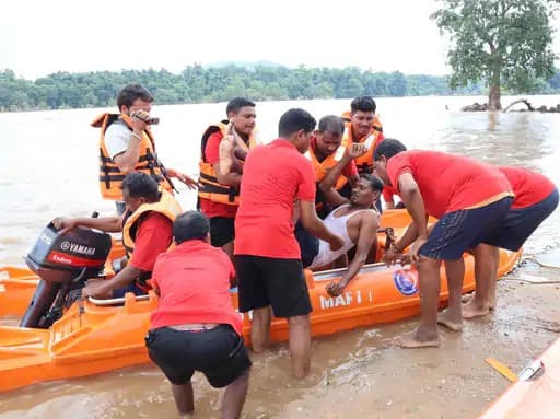 बीजापुर जिले में बाढ़ आपदा से निपटने के लिए प्रशासन ने व्यापक तैयारियां की हैं।