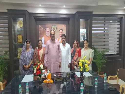 रायपुर में कांग्रेस के पांच पार्षदों ने पार्टी निर्णय को किया खारिज, राजनीतिक हलकों में हलचल