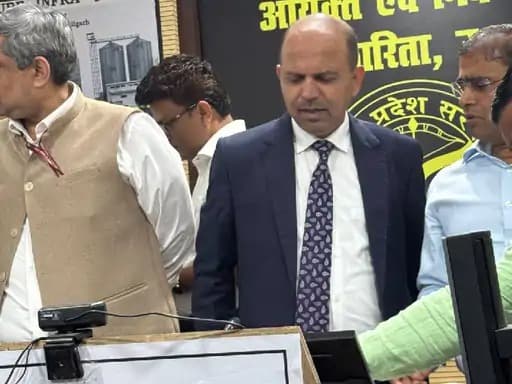 उत्तर प्रदेश में सहकारी बैंकों का आधुनिकीकरण: तकनीकी सुधार और आत्मनिर्भरता की दिशा में कदम