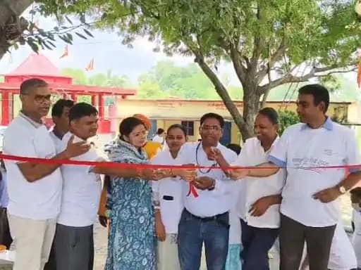 महुआ नगर परिषद ने 25 सितंबर 2025 को काली घाट मंदिर परिसर में स्वच्छता सेवा पखवाड़ा के तहत एक नि:शुल्क स्वास्थ्य जांच शिविर का आयोजन किया।