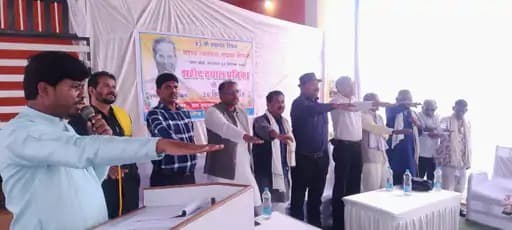 अंबिकापुर: शहीदों को श्रद्धांजलि अर्पित कर किया गया