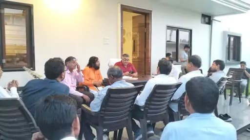 अंबिकापुर: पंचायत सचिव संघ ने सीईओ आरएस सेंगर के खिलाफ ज्ञापन सौंपा, हटाने की उठी मांग