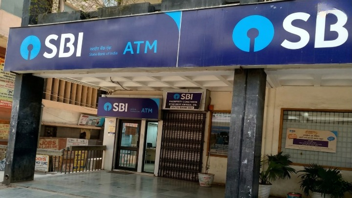 बैंक अवकाश 20 मार्च 2026: ईद-उल-फितर और जुमात-उल-विदा; जानें किन शहरों में बंद रहेंगे बैंक और कौन सी सेवाएं रहेंगी जारी