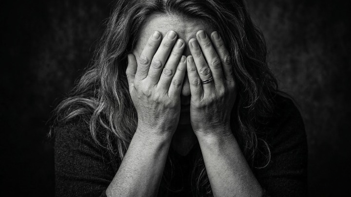 बालोद: महिला से सामूहिक दुष्कर्म, मारपीट और गाली-गलौज; 'ग्राम विकास समिति' ने मोटी रकम लेकर मामला दबाने की रची साजिश