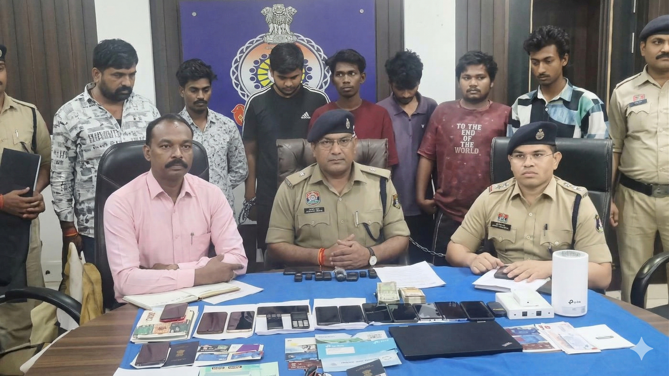 भिलाई में 'सुंदर विहार' बना सट्टे का अड्डा: जामुल पुलिस की बड़ी स्ट्राइक, 7 हाईटेक सट्टेबाज गिरफ्तार; करोड़ों का अवैध टर्नओवर