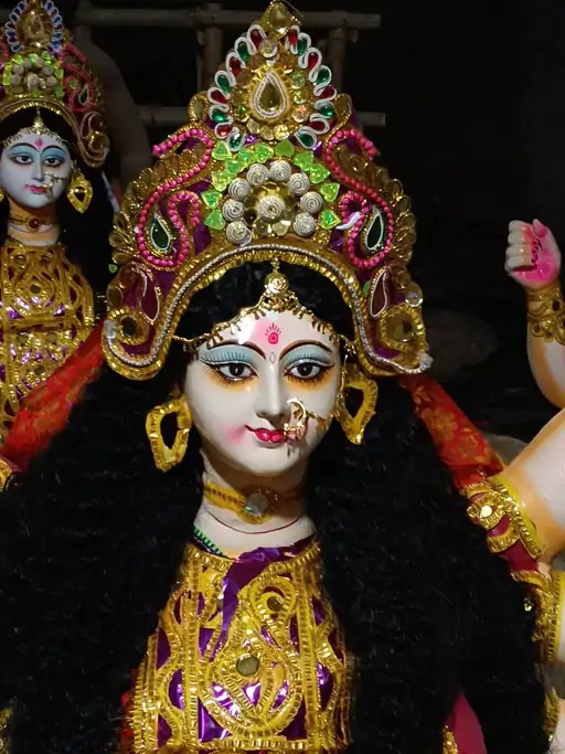 कोरबा में स्थापित दुर्गा पंडालों में श्रद्धालुओं के लिए माता रानी के दर्शन और पूजन की व्यवस्था