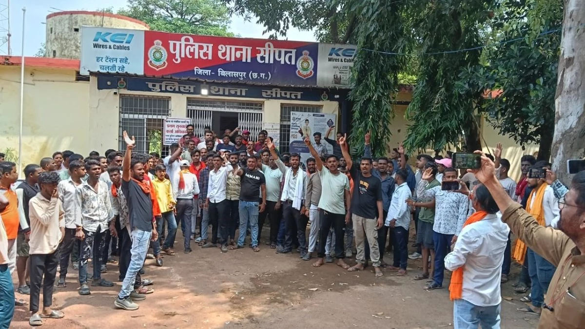 प्रार्थना सभा के ज़रिये धर्मांतरण का आरोप, सीपत में पुलिस की रेड; 7 गिरफ्तार